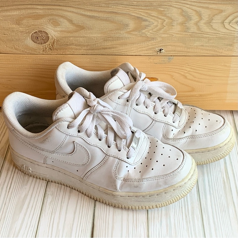Nike Womens Air Force 1’s low White Size 8